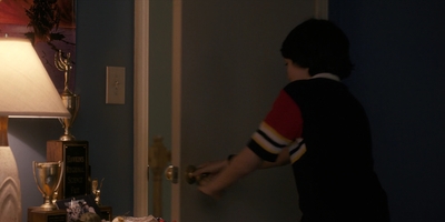 Stranger_Things_S01E02_mp44256.jpg