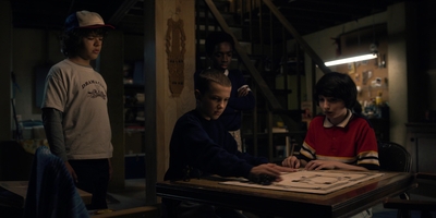 Stranger_Things_S01E02_mp45231.jpg