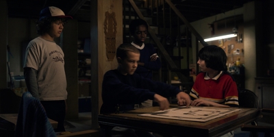 Stranger_Things_S01E02_mp45234.jpg