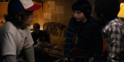 Stranger_Things_S01E03_mp46353.jpg
