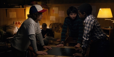 Stranger_Things_S01E03_mp46359.jpg