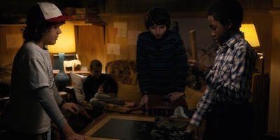 Stranger_Things_S01E03_mp46367.jpg