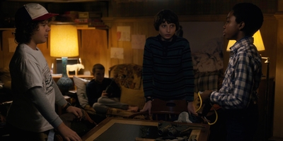 Stranger_Things_S01E03_mp46381.jpg