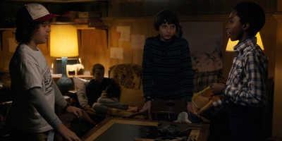 Stranger_Things_S01E03_mp46382.jpg