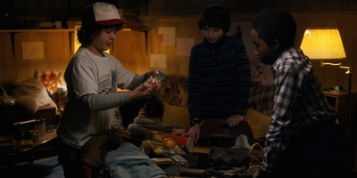 Stranger_Things_S01E03_mp46394.jpg
