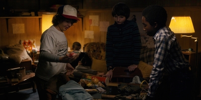 Stranger_Things_S01E03_mp46395.jpg