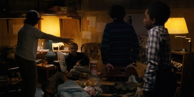 Stranger_Things_S01E03_mp46427.jpg