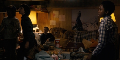 Stranger_Things_S01E03_mp46440.jpg