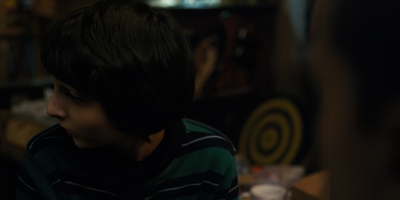 Stranger_Things_S01E03_mp46448.jpg
