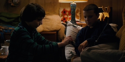 Stranger_Things_S01E03_mp46468.jpg