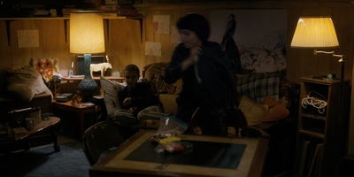Stranger_Things_S01E03_mp46482.jpg