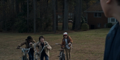 Stranger_Things_S01E03_mp48027.jpg