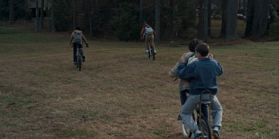 Stranger_Things_S01E03_mp48041.jpg
