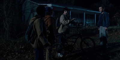 Stranger_Things_S01E03_mp48540.jpg