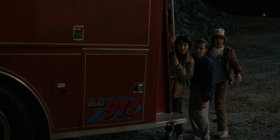 Stranger_Things_S01E03_mp48713.jpg