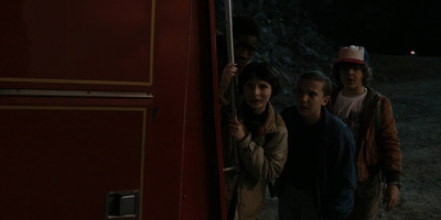Stranger_Things_S01E03_mp48733.jpg