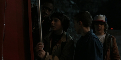 Stranger_Things_S01E03_mp48750.jpg