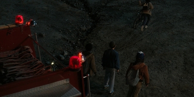 Stranger_Things_S01E03_mp48784.jpg