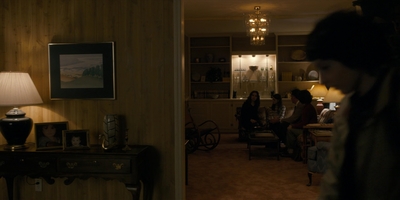 Stranger_Things_S01E03_mp48810.jpg