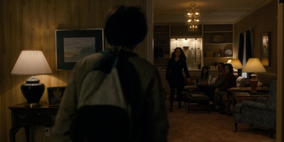 Stranger_Things_S01E03_mp48812.jpg