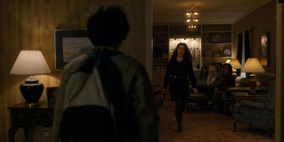 Stranger_Things_S01E03_mp48813.jpg