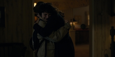 Stranger_Things_S01E03_mp48820.jpg