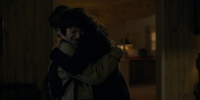 Stranger_Things_S01E03_mp48821.jpg