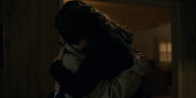 Stranger_Things_S01E03_mp48824.jpg