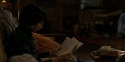Stranger_Things_S01E04_mp40414.jpg