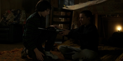 Stranger_Things_S01E04_mp40429.jpg