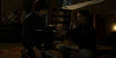 Stranger_Things_S01E04_mp40431.jpg