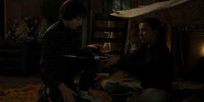 Stranger_Things_S01E04_mp40432.jpg