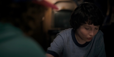 Stranger_Things_S01E04_mp41036.jpg