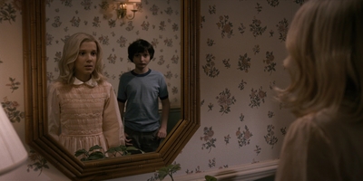 Stranger_Things_S01E04_mp41115.jpg