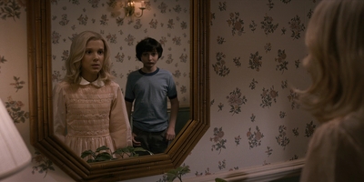 Stranger_Things_S01E04_mp41116.jpg