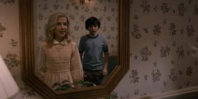 Stranger_Things_S01E04_mp41119.jpg