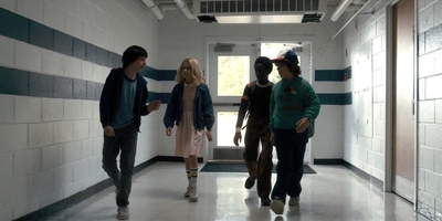 Stranger_Things_S01E04_mp41413.jpg