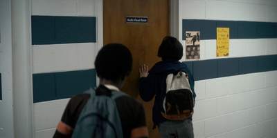 Stranger_Things_S01E04_mp41421.jpg