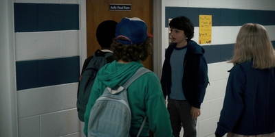 Stranger_Things_S01E04_mp41424.jpg