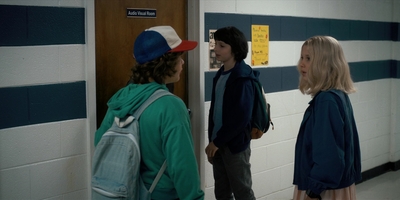 Stranger_Things_S01E04_mp41427.jpg
