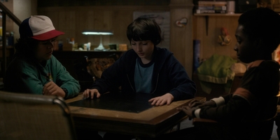 Stranger_Things_S01E05_mp43213.jpg