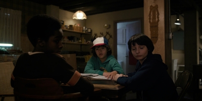 Stranger_Things_S01E05_mp43296.jpg