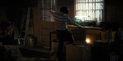 Stranger_Things_S01E06_mp46354.jpg