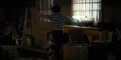 Stranger_Things_S01E06_mp46355.jpg