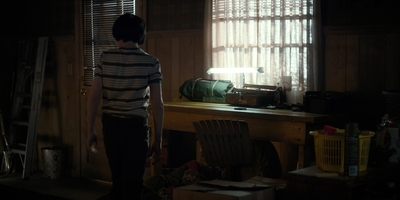 Stranger_Things_S01E06_mp46363.jpg
