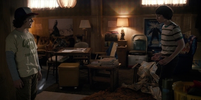 Stranger_Things_S01E06_mp46632.jpg