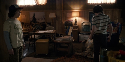 Stranger_Things_S01E06_mp46636.jpg