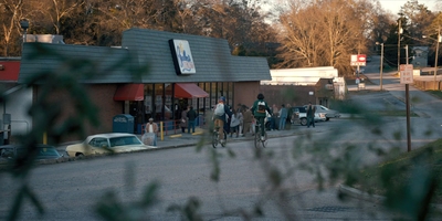 Stranger_Things_S01E06_mp47298.jpg