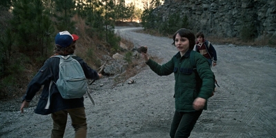 Stranger_Things_S01E06_mp48086.jpg