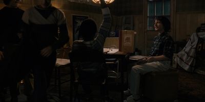 Stranger_Things_S01E08_mp45091.jpg